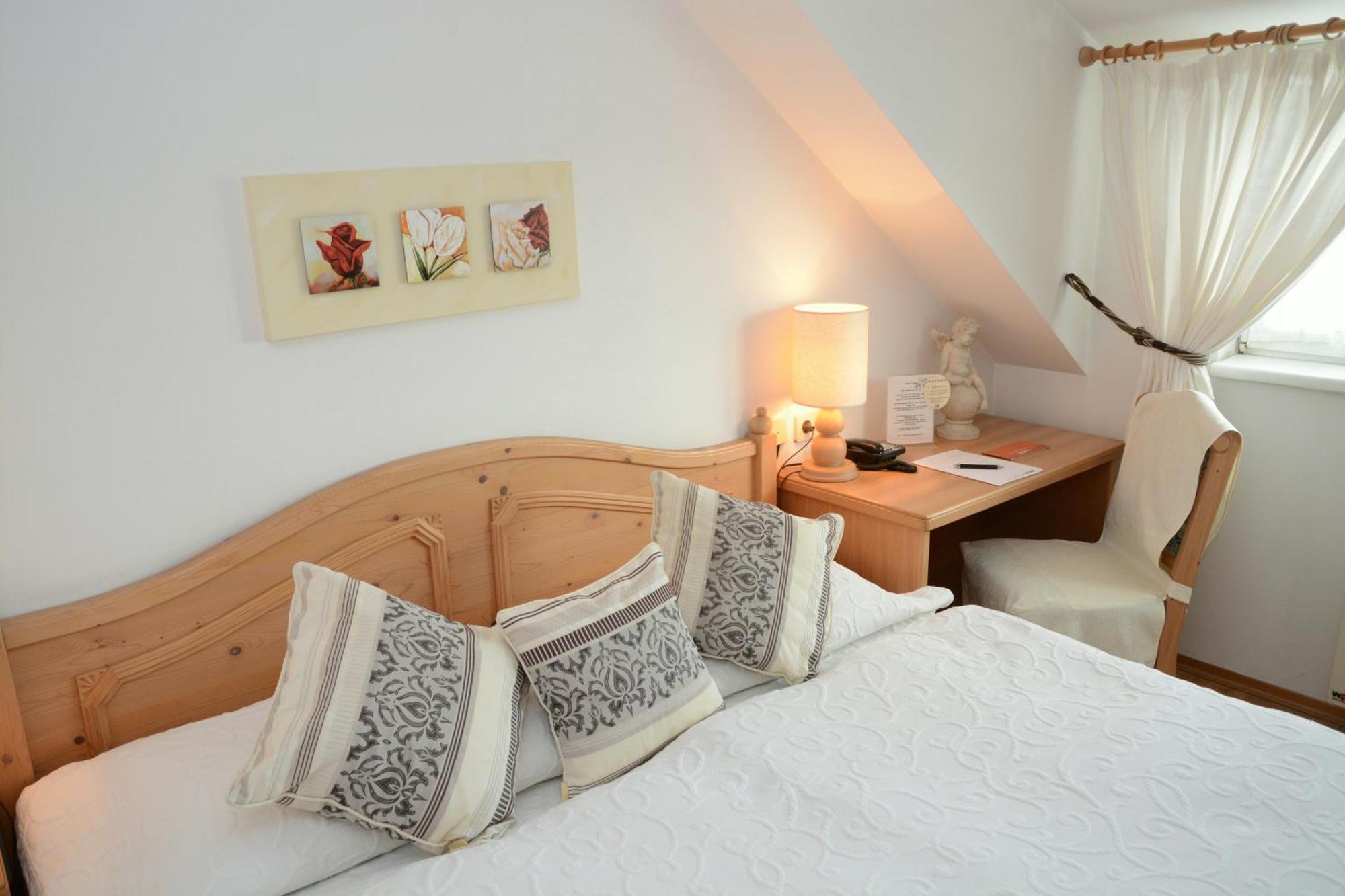 Hotel & Restaurant Braunstein - Pauli'S Stuben Purbach am Neusiedlersee Kamer foto