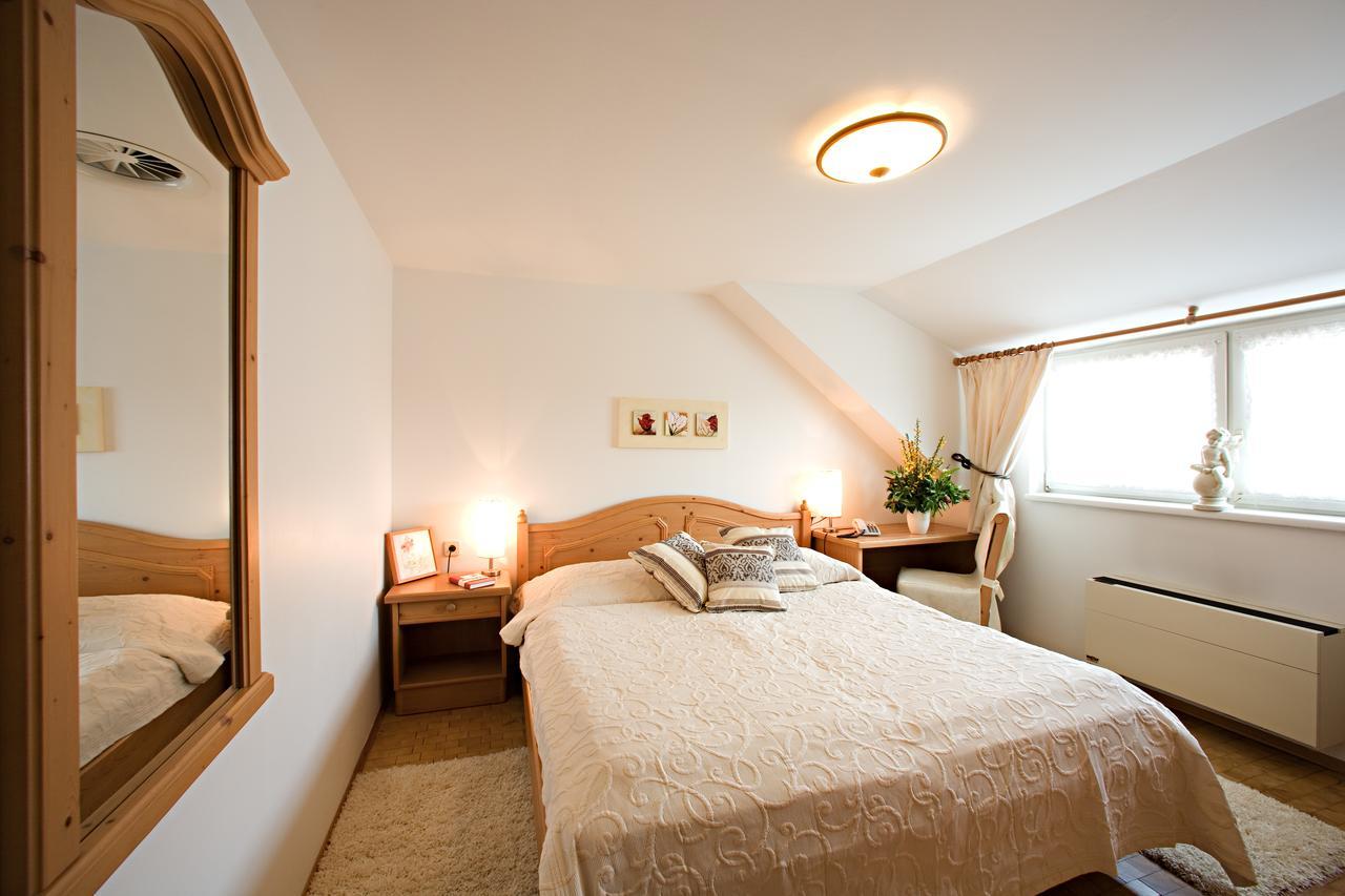 Hotel & Restaurant Braunstein - Pauli'S Stuben Purbach am Neusiedlersee Buitenkant foto